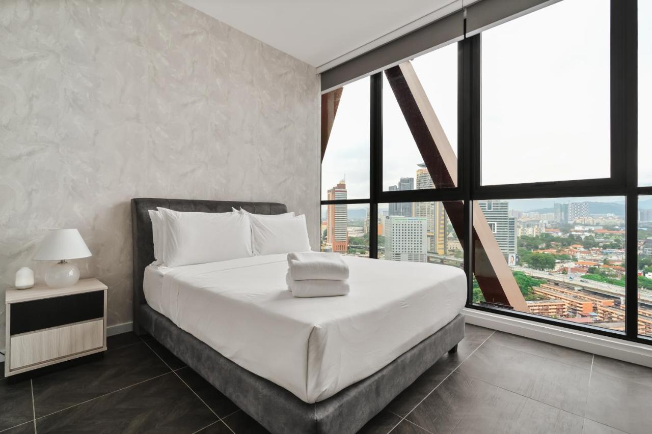 Scarletz Klcc Apartments By Soulasia Kuala Lumpur Esterno foto