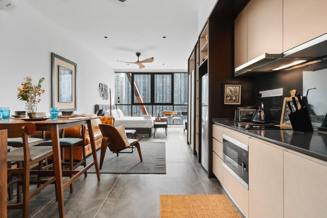 Scarletz Klcc Apartments By Soulasia Kuala Lumpur Esterno foto