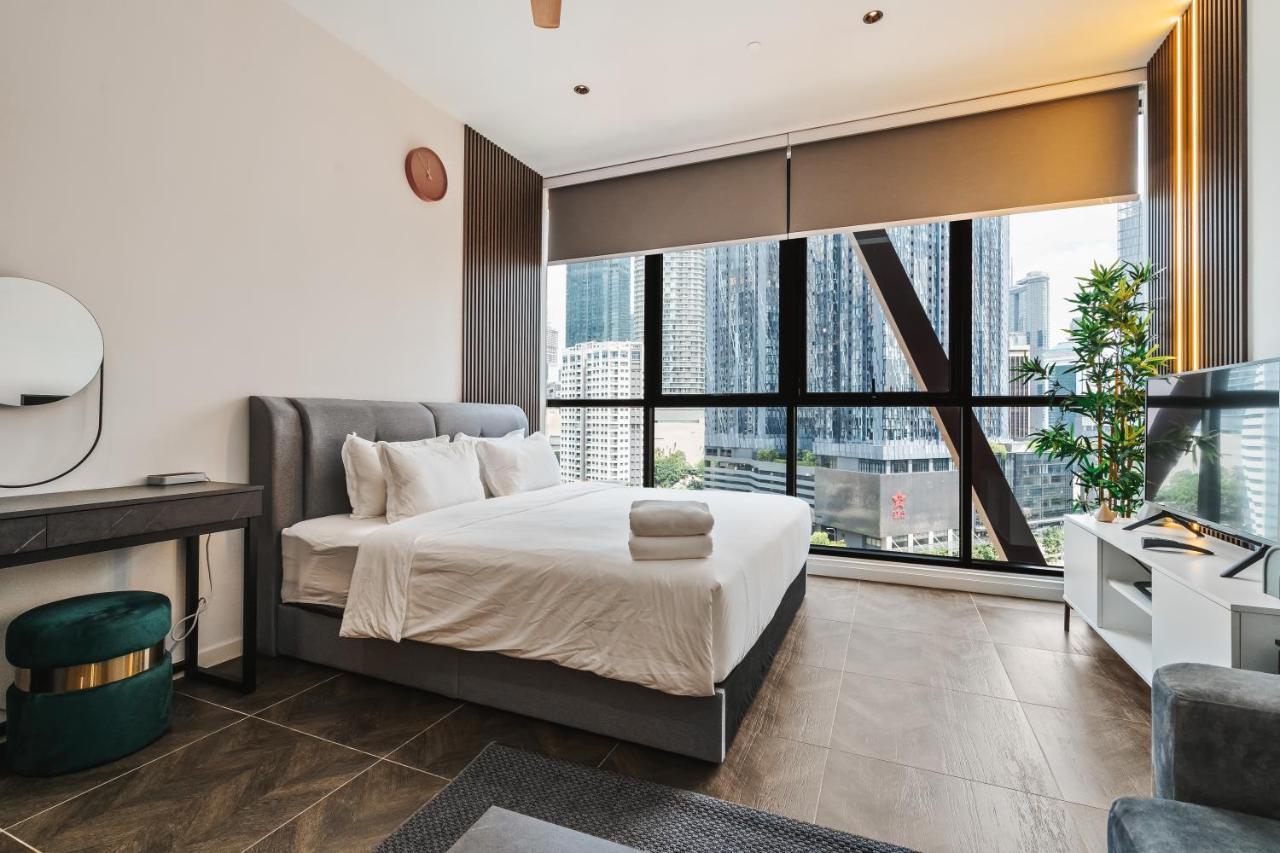 Scarletz Klcc Apartments By Soulasia Kuala Lumpur Esterno foto