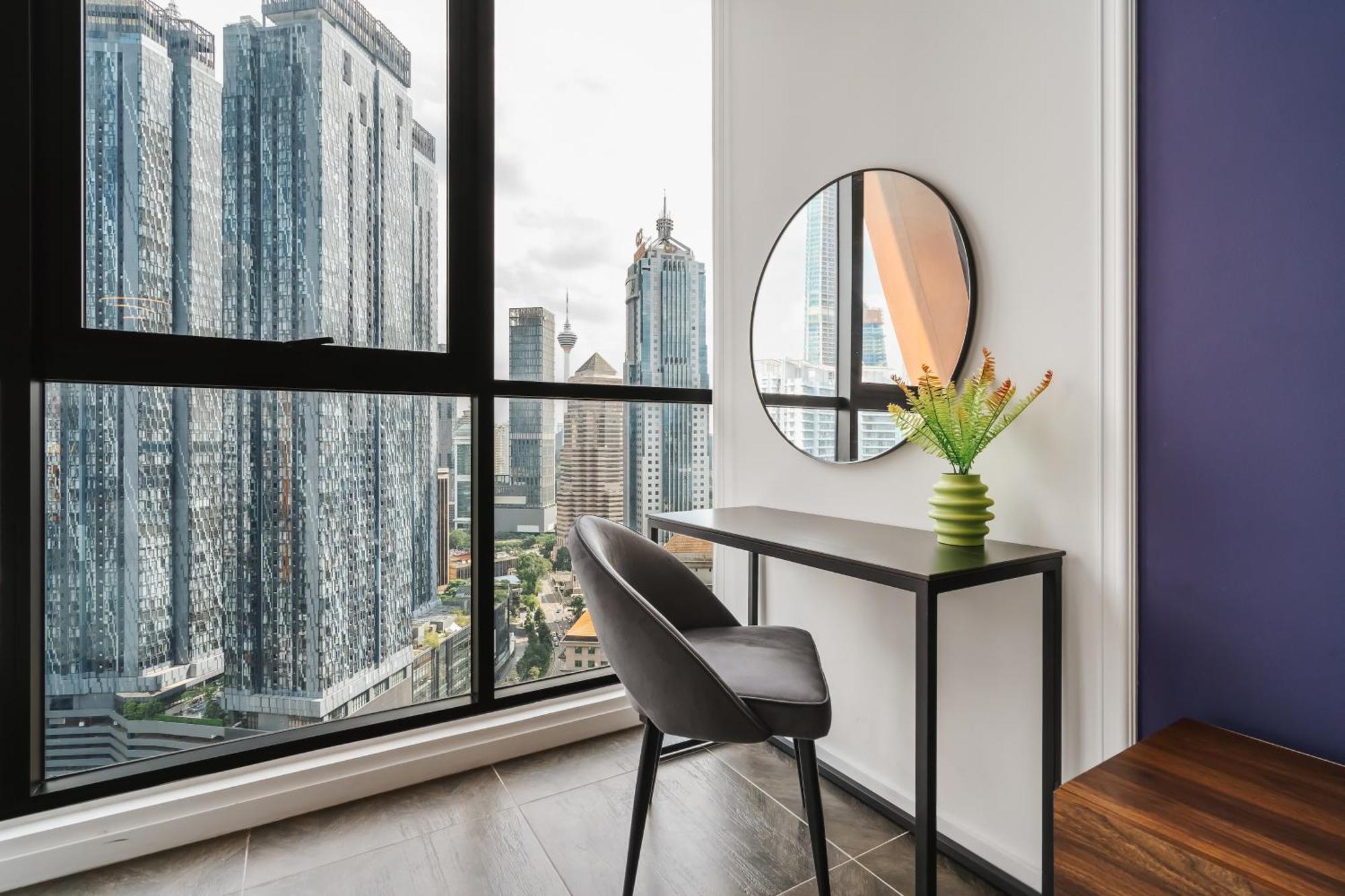 Scarletz Klcc Apartments By Soulasia Kuala Lumpur Esterno foto